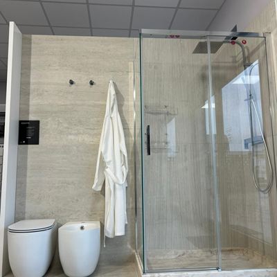 Doccia con rivestimento in ceramica Alberti Luigi