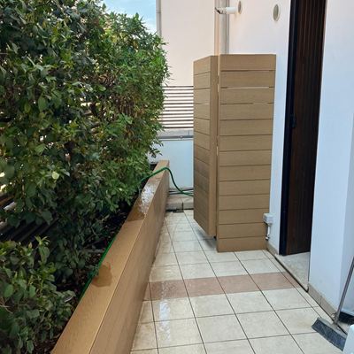 Rivestimento cordolo e portoncino in WPC Alberti Luigi